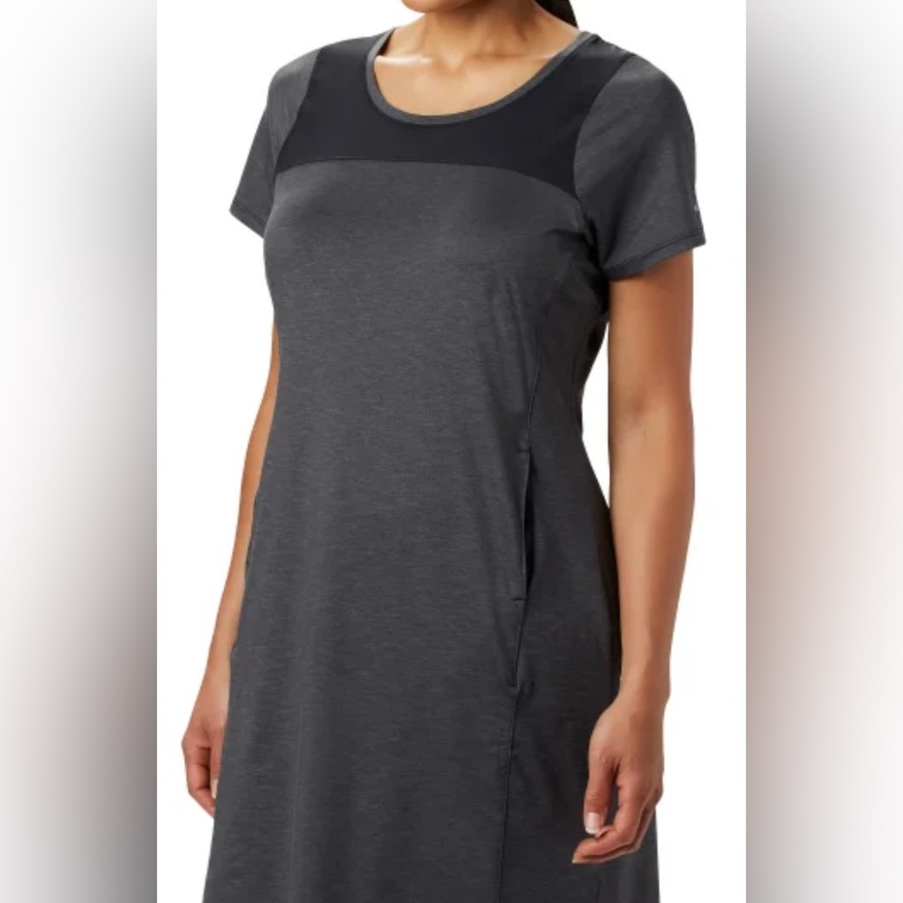 Columbia Charcoal/Black athletic style dress w/pockets new without tags M, soft